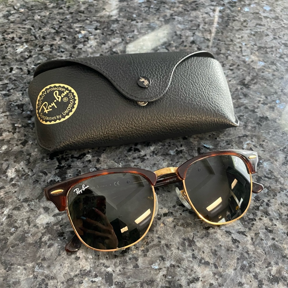 Ray-Ban RB3016 Clubmaster Classic Sunglasses with Tortoise Frame